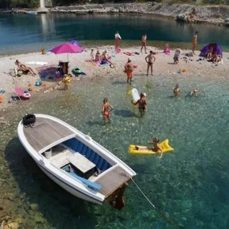 Appartement Agava & Lucija-studio First Floor Povlja (Brac)